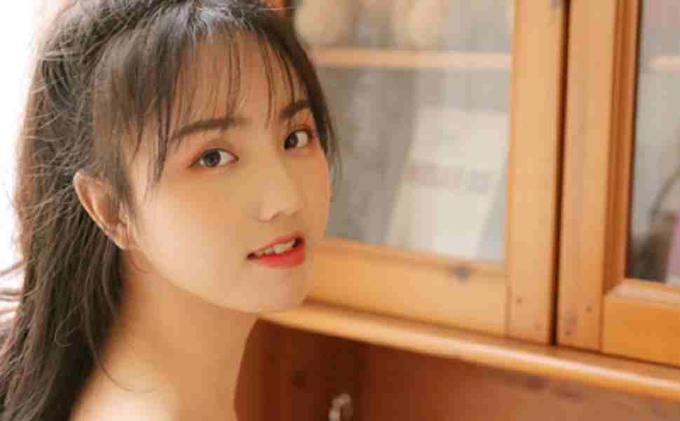 西瓜从六楼扔下竟完好无损，雷军说的“防弹涂层”到底是什么？